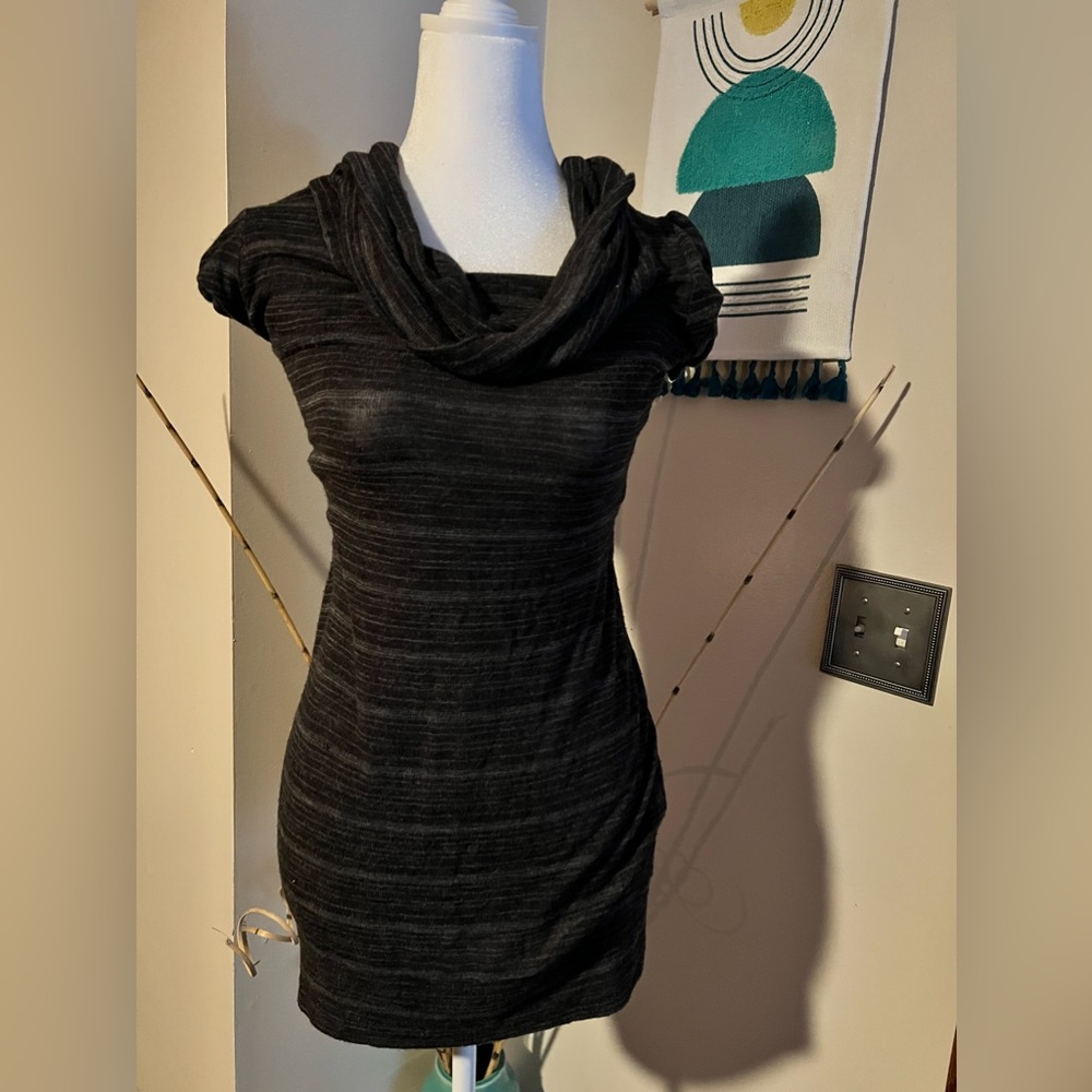 🛍️5/$25 Medium, CowNeck Dress!